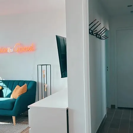 T4 - 5min Airbus - 10min Aeroport - Parking